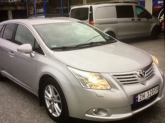 Toyota Avensis 5 of 5