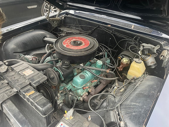 Buick Electra 225 2 of 5