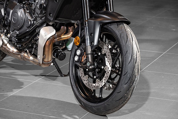 Yamaha MT-07 Tech Black 3 of 5