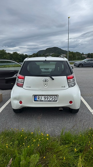 Toyota IQ 5 of 5