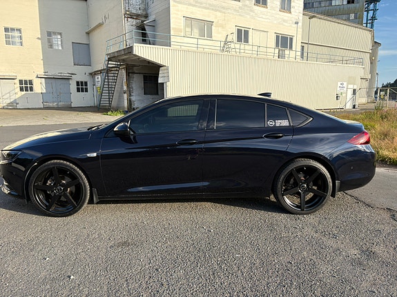 Opel Insignia 4 of 5