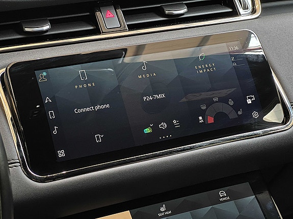 Land Rover Range Rover Evoque 28 of 30