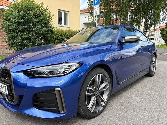 BMW i4 2 of 5