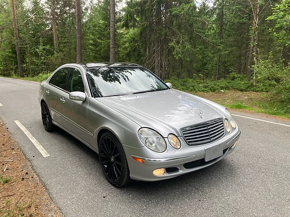 Mercedes-Benz E500 2 of 16