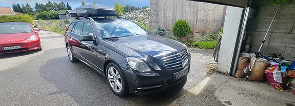 Mercedes-Benz E200 2 of 15