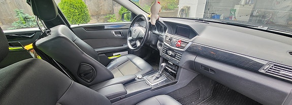 Mercedes-Benz E200 9 of 15
