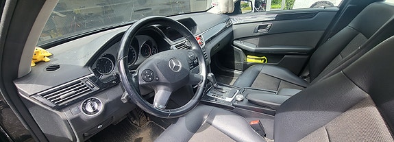 Mercedes-Benz E200 12 of 15