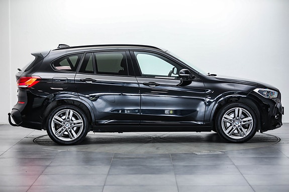 BMW X1 3 of 5