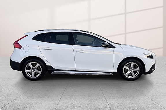Volvo V40 Cross Country 4 of 5