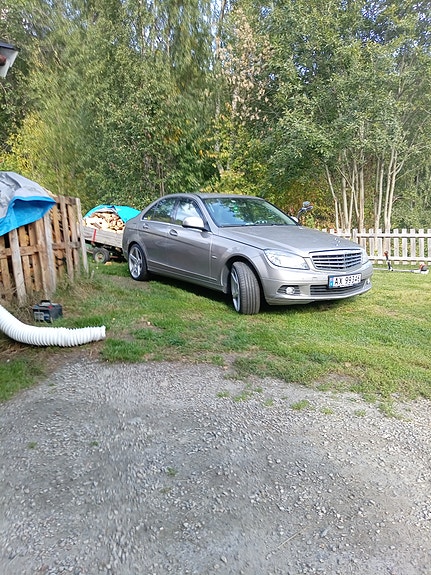 Mercedes-Benz C200 17 of 30