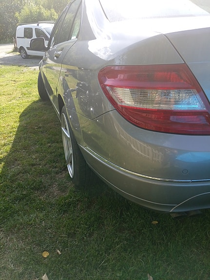 Mercedes-Benz C200 20 of 30