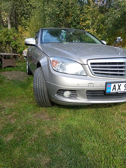Mercedes-Benz C200 18 of 30