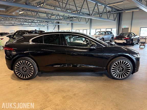 Jaguar I-PACE 3 of 5