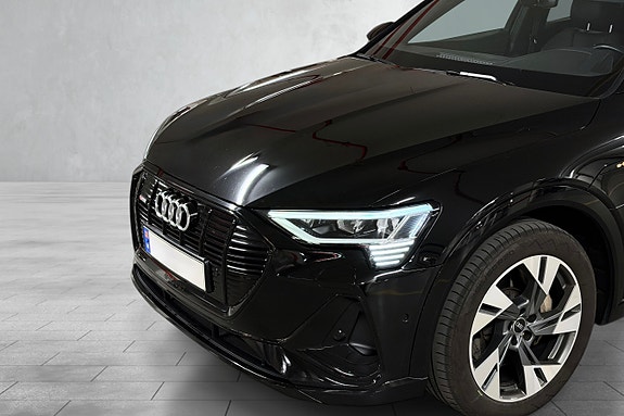 Audi e-tron Sportback 4 of 5