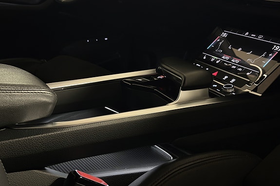 Audi e-tron Sportback 25 of 29