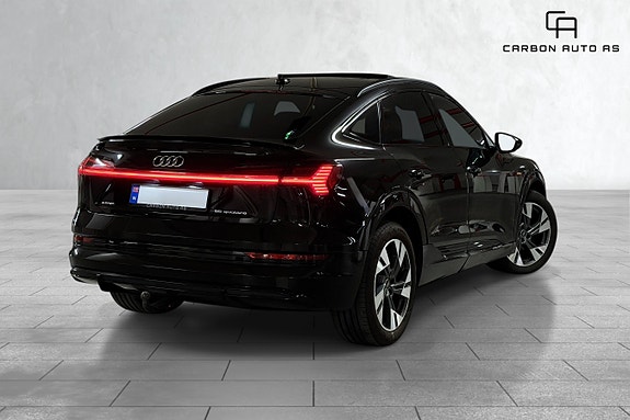 Audi e-tron Sportback 2 of 5