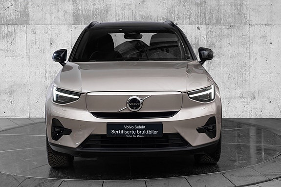 Volvo XC40 3 of 5