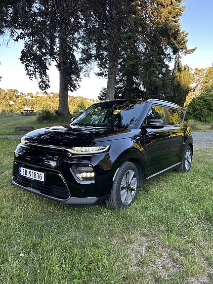 Kia e-Soul 2 of 5