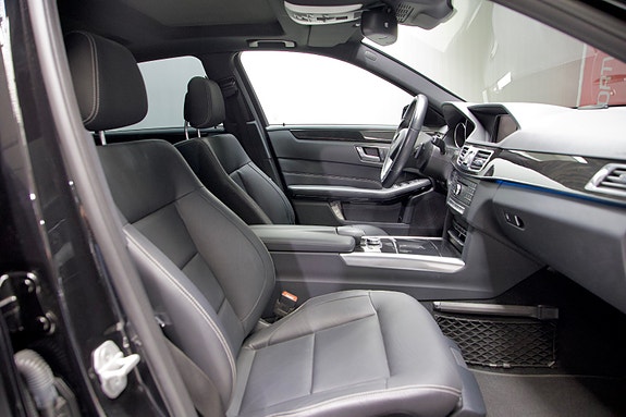 Mercedes-Benz E-Klasse 2 of 5