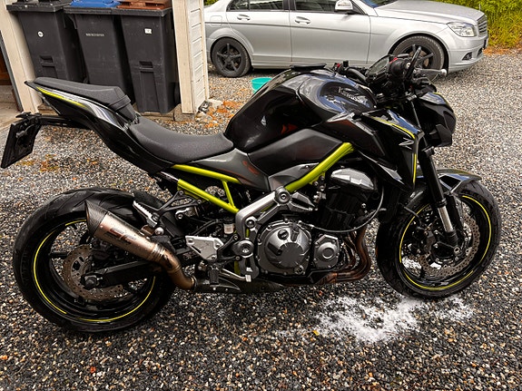 Kawasaki Z 900 4 of 4