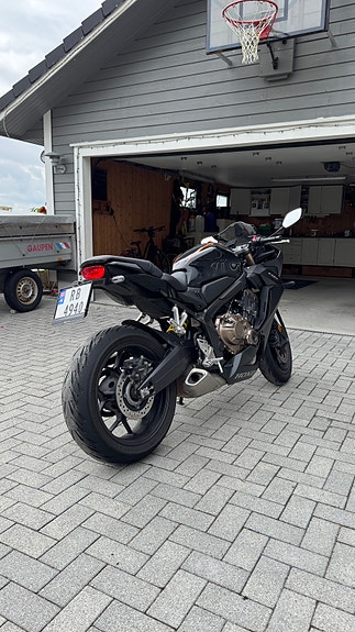 Honda CBR 650 R 4 of 7