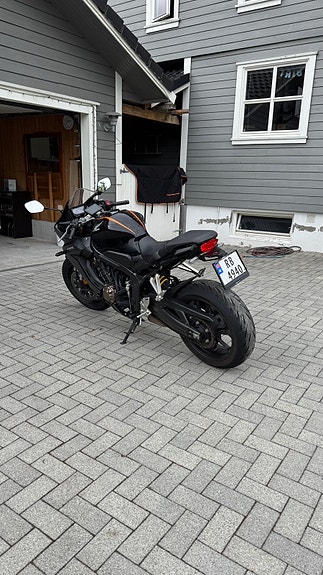 Honda CBR 650 R 6 of 7