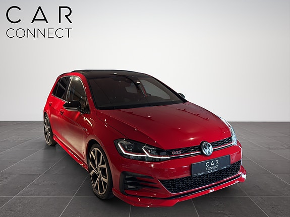 Volkswagen Golf VII 8 of 30