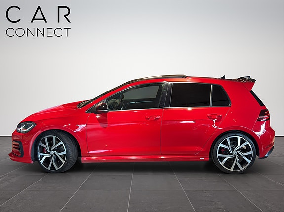 Volkswagen Golf VII 10 of 30