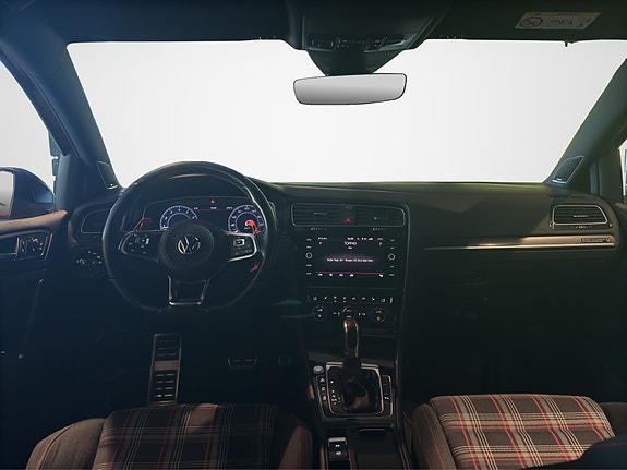 Volkswagen Golf VII 22 of 30