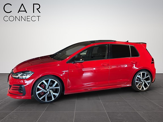 Volkswagen Golf VII 2 of 30