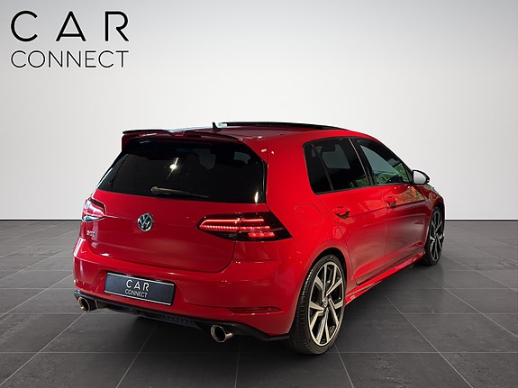 Volkswagen Golf VII 5 of 30