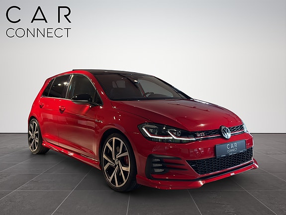 Volkswagen Golf VII 15 of 30