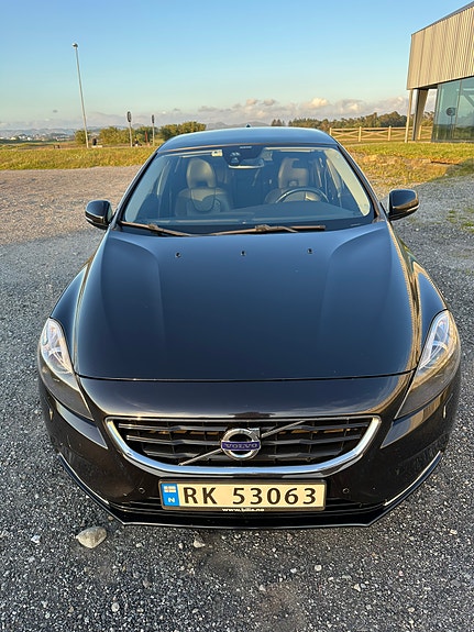 Volvo V40 4 of 5