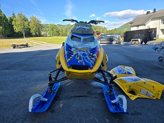 Ski-doo Summit XRS 4 of 5