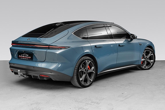 NIO ET5 2 of 5