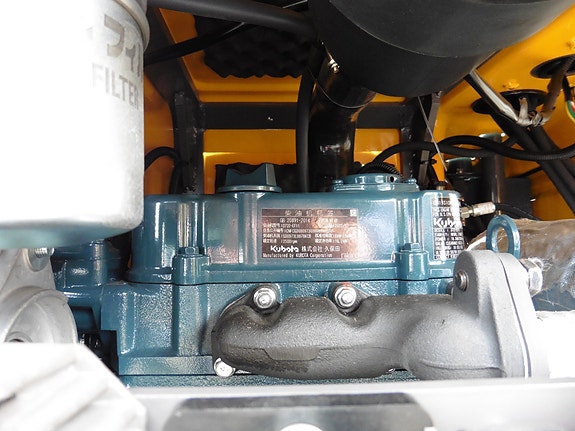 Sino LT 1018 Kubota motor 7 of 11