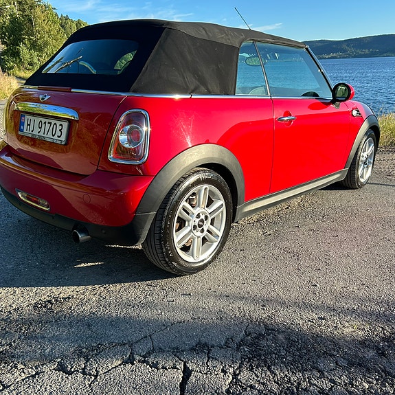 MINI Cooper 2 of 5
