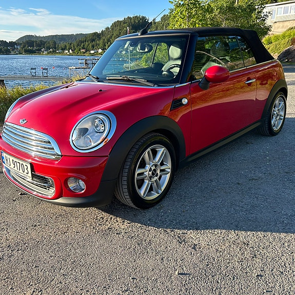 MINI Cooper 3 of 5