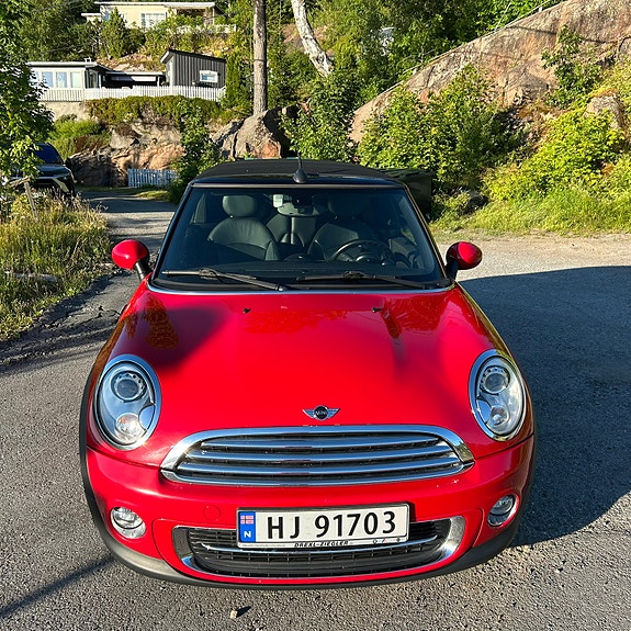 MINI Cooper 4 of 5