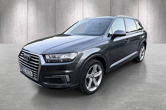 Audi Q7 3 of 5