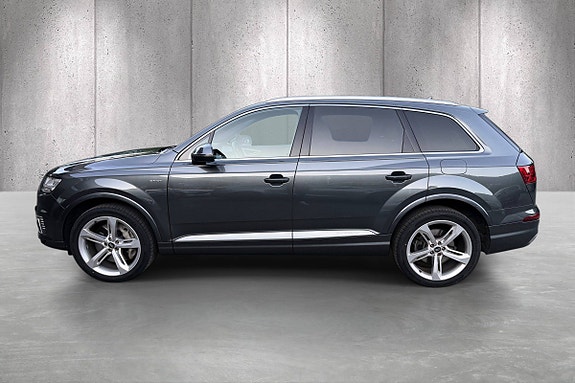 Audi Q7 4 of 5