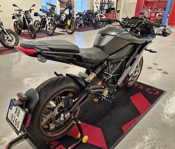 Zero SR/S 17.3 kWh/Premium/Cruise/Varmeholker/Revers/190Nm 9 of 30