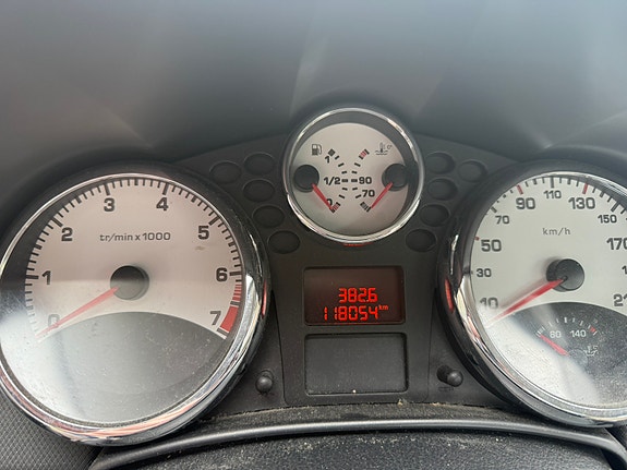 Peugeot 207 CC 4 of 6