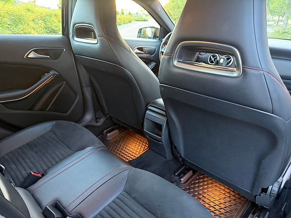 Mercedes-Benz A180 14 of 18