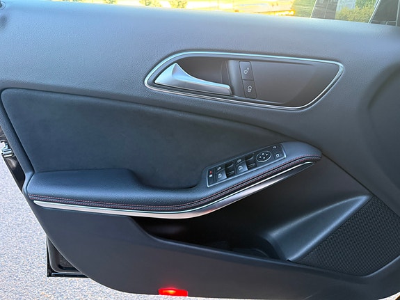 Mercedes-Benz A180 11 of 18