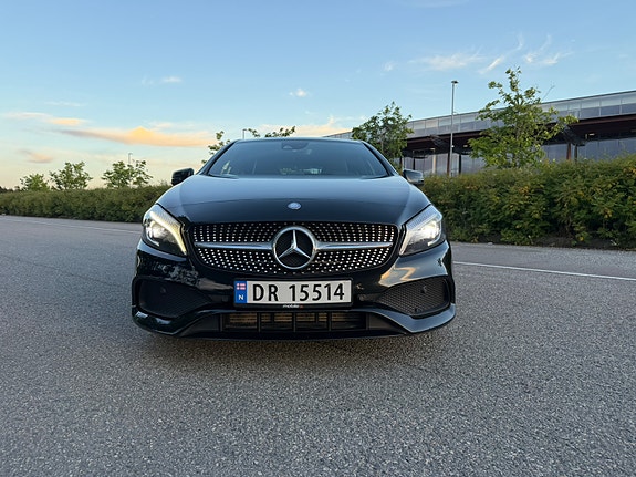 Mercedes-Benz A180 3 of 5