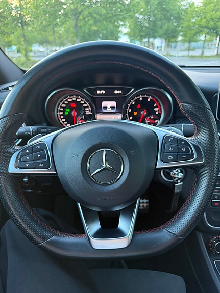 Mercedes-Benz A180 9 of 18