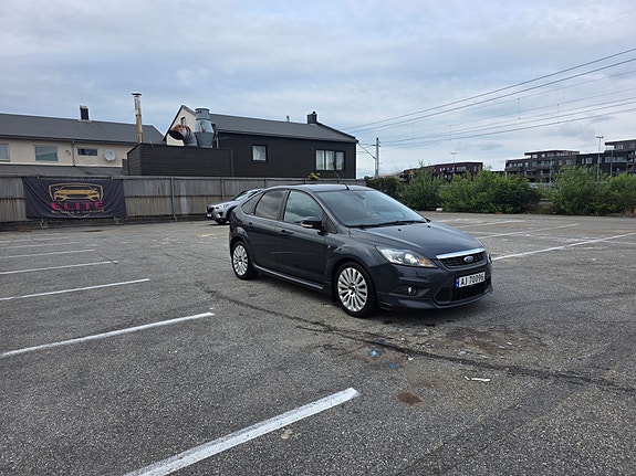 Ford Focus 12 of 23
