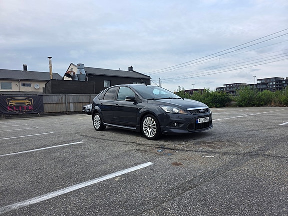 Ford Focus 13 of 23