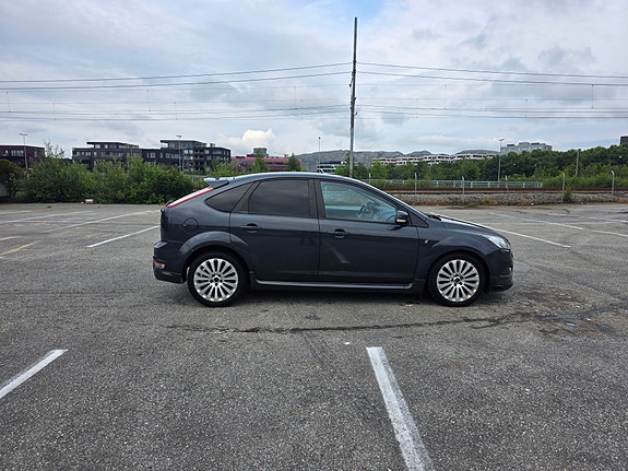 Ford Focus 10 of 23